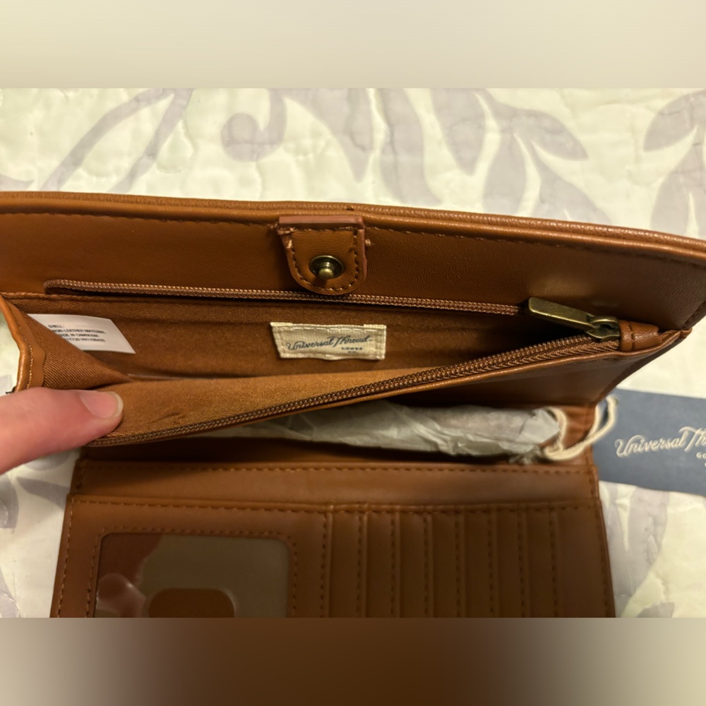 Universal Thread tan wristlet wallet - Picture 2 of 7